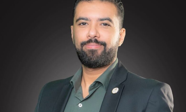 الدكتور عبد الحميد الوزير رئيس مجلس إدارة شركة أرابيسك للتطوير العقاري