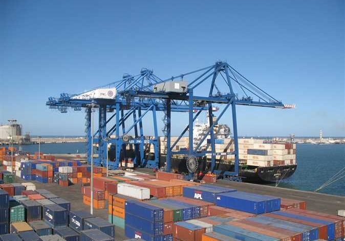وزير النقل يوجّه بضرورة الالتزام بالجدول الزمني لتنفيذ ميناء دمياط