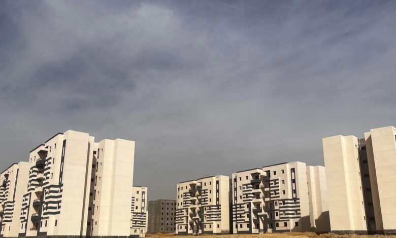 «الإسكان» تبحث مقترح إنشاء جامعة تكنولوجية بمدينة السويس الجديدة