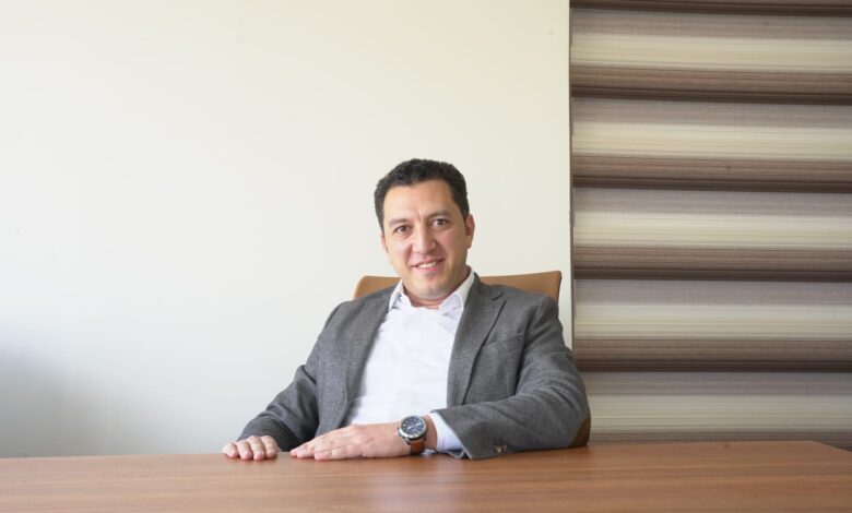 محمد حمدي السيسي رئيس مجلس إدارة شركة سيمفوني للتطوير العقاري