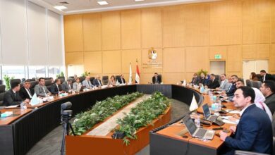 وزير الإسكان يشدد على الإسراع بتسليم وحدات «سكن لكل المصريين» ويستعرض خطط التنفيذ بعدد من المدن الجديدة