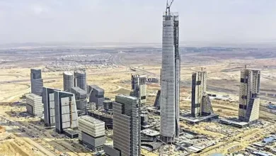 وزير الإسكان: توجيهات بسرعة الانتهاء من البرج الأيقوني وأبراج داون تاون العلمين