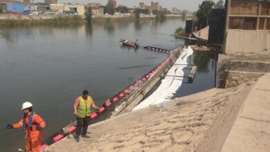 الحكومة تطمئن المواطنين: مياه الشرب آمنة رغم بقعة السولار بترعة الإسماعيلية