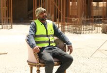 رويال للتطوير العقاري تحتفي بعيد العمال بتكريم «عم علي» وتوثيق قصة كفاح داخل مشروعاتها
