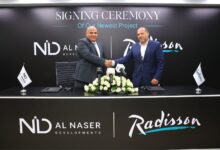 توقيع اتفاقية الشراكة الاستراتيجية بين شركة الناصر للتطوير العقاري ومجموعة Radisson لإدارة الجزء الفندقي بأحدث مشروعات الشركة في العاصمة الإدارية الجديدة.